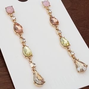 🌺 NWT Pastel Crystal Drop Earrings 🌺